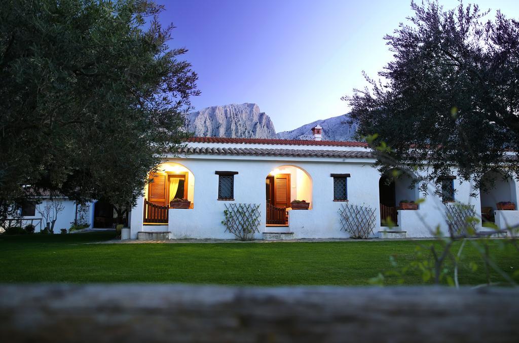 Agriturismo Guthiddai Oliena Exterior foto